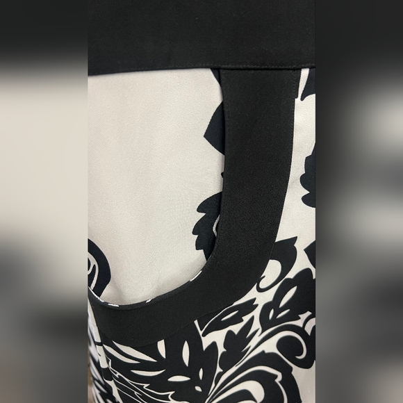 Black and White Floral Dress - Picture 5 of 6